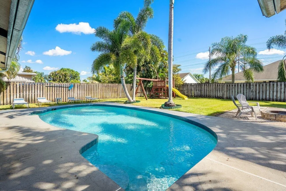 Unit for sale at 267 Las Palmas Street, Royal Palm Beach, FL 33411
