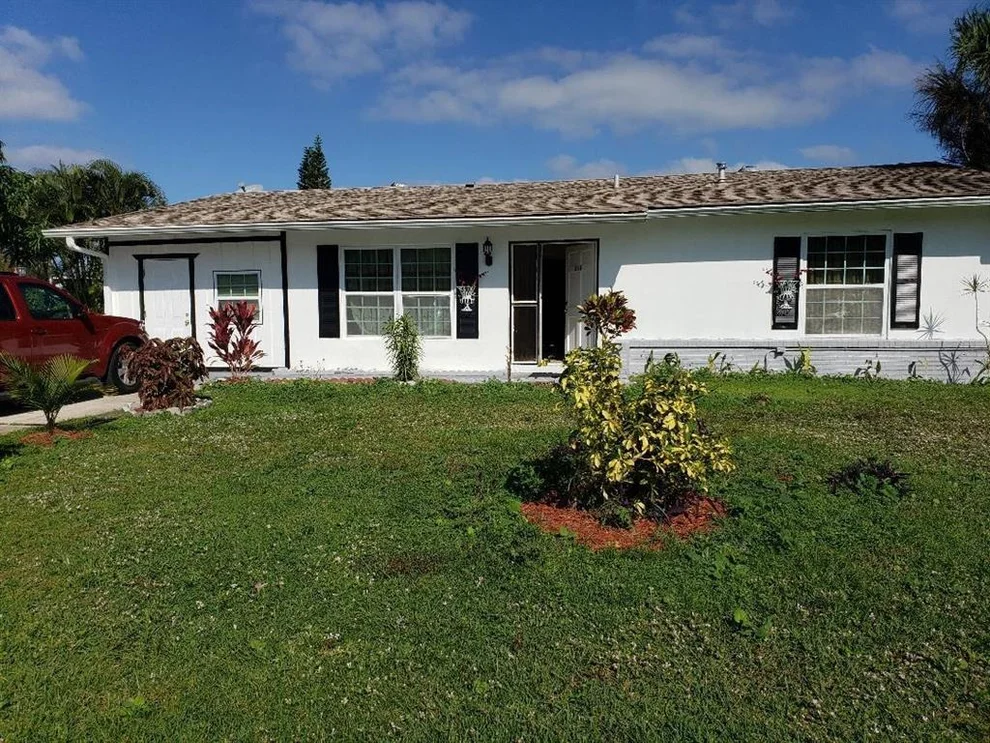 Unit for sale at 231 NE Midfield Lane, Port St Lucie, FL 34983