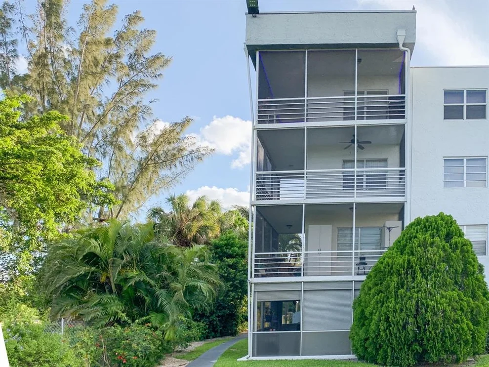 Unit for sale at 3000 Sunrise Lakes Drive E, Sunrise, FL 33322