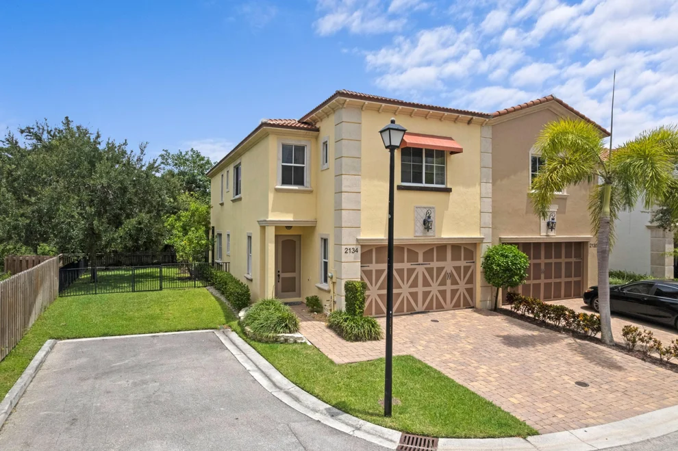 Unit for sale at 2134 Sabal Tree Court, West Palm Beach, FL 33411