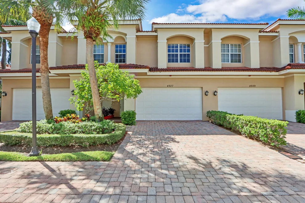 Unit for sale at 4927 Vine Cliff Way E, Palm Beach Gardens, FL 33418