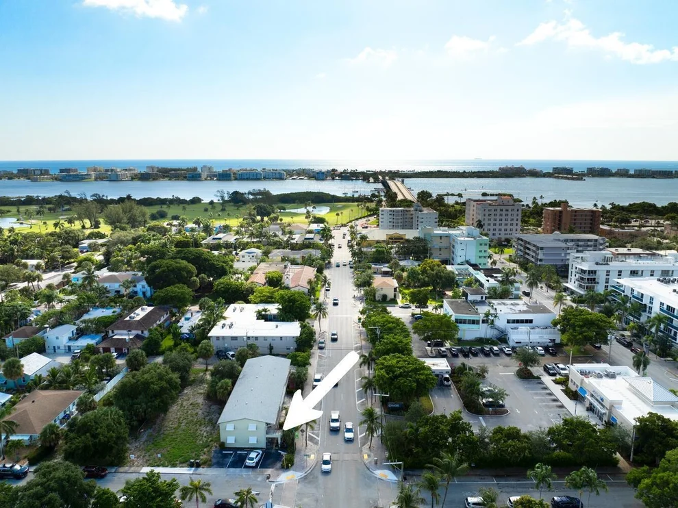 Unit for sale at 220 Lucerne Avenue, Lake Worth Beach, FL 33460
