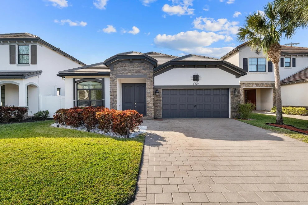 Unit for sale at 5487 Sandbirch Way, Lake Worth, FL 33463