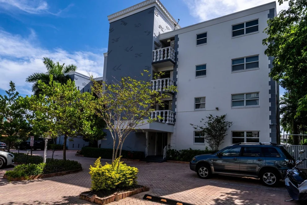 Unit for sale at 40 Isle Of Venice Drive, Fort Lauderdale, FL 33301