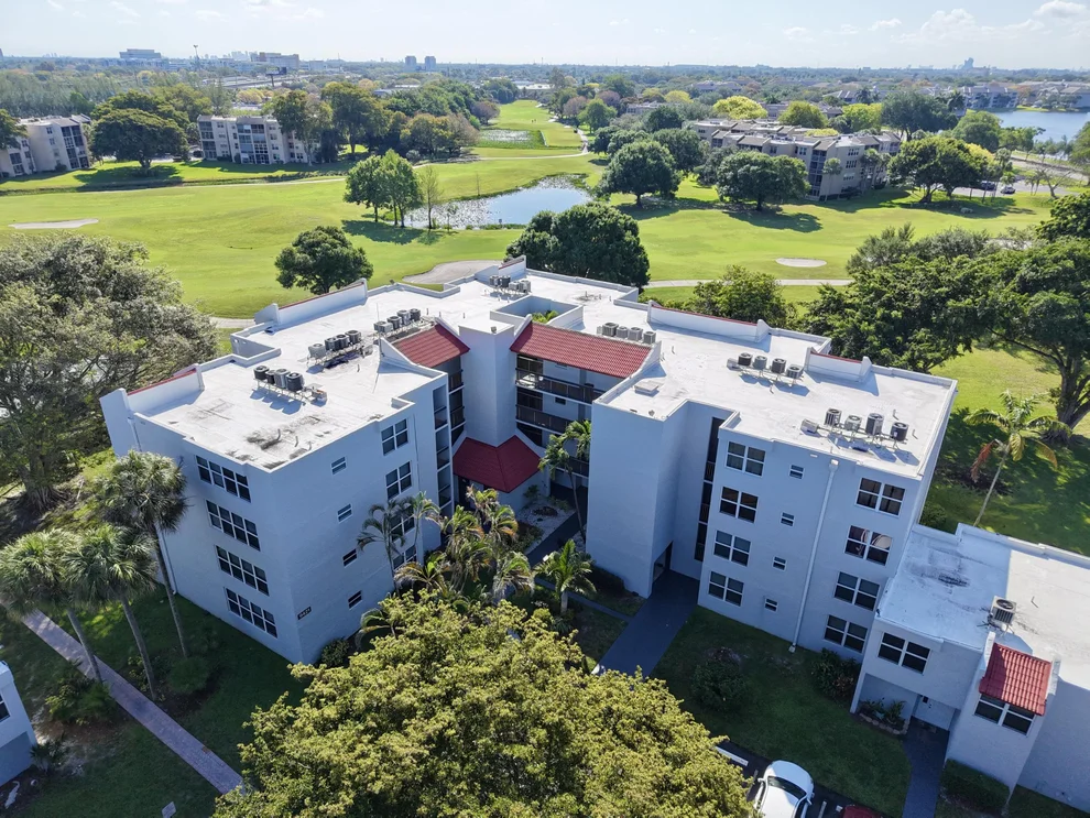 Unit for sale at 9421 Evergreen Place, Davie, FL 33324
