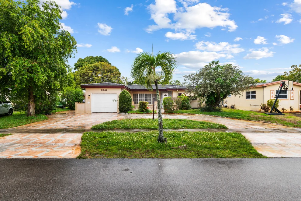 Unit for sale at 3941 NW 46th Avenue, Fort Lauderdale, FL 33319