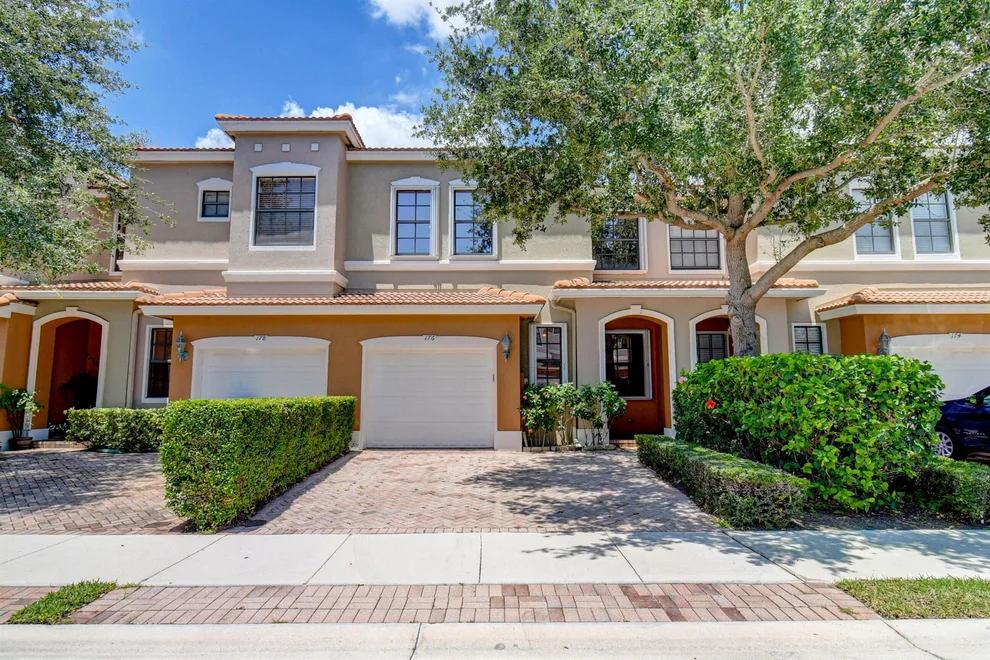 Unit for sale at 176 W Astor Circle, Delray Beach, FL 33484