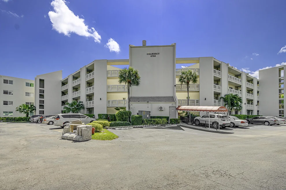 Unit for sale at 6768 10th Avenue N, Lake Worth, FL 33467
