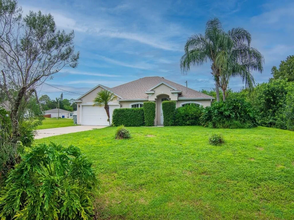 Unit for sale at 8575 90th Avenue, Vero Beach, FL 32967
