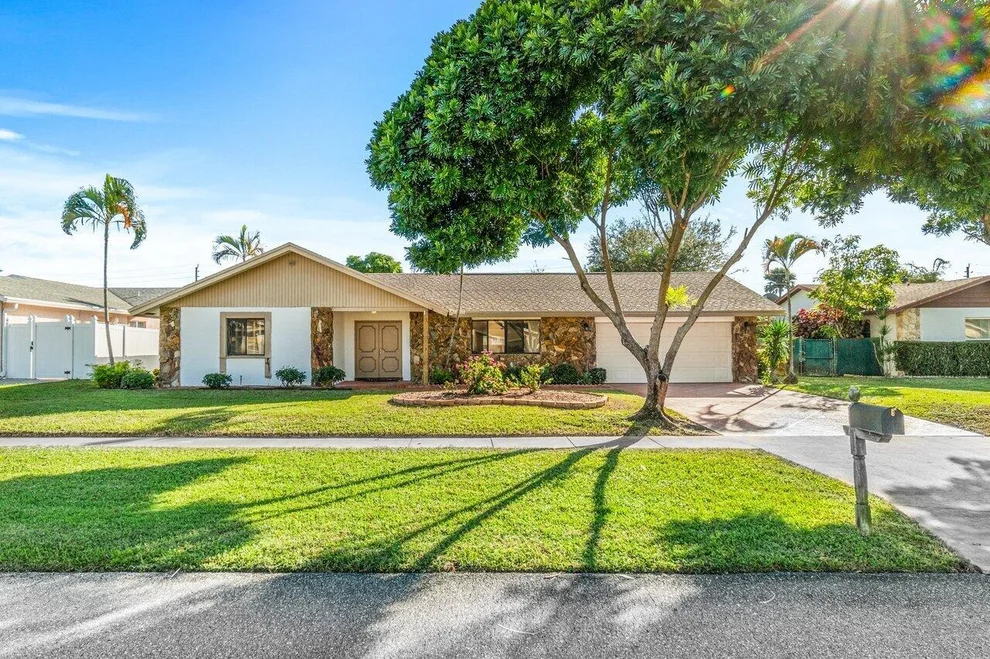 Unit for sale at 5457 Sandhurst Circle S, Lake Worth, FL 33463