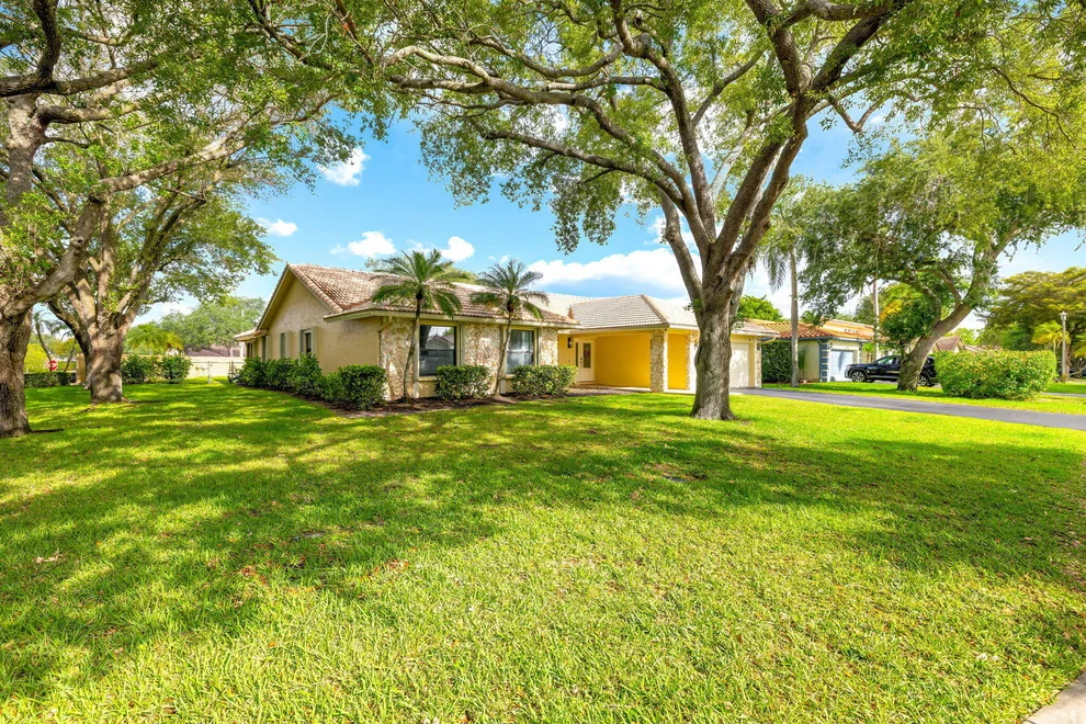 Unit for sale at 4830 NW 92nd Terrace, Coral Springs, FL 33067