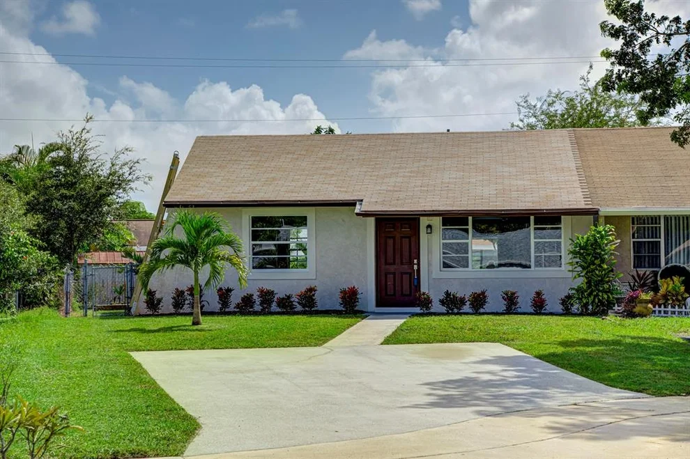 Unit for sale at 4842 Brady Lane, Palm Beach Gardens, FL 33418