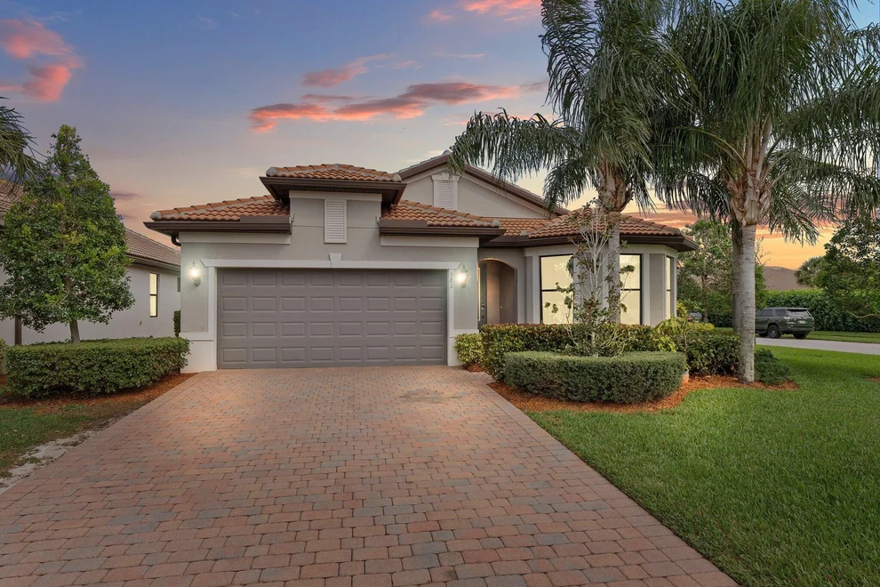 Unit for sale at 581 SE Monet Drive, Port St Lucie, FL 34984