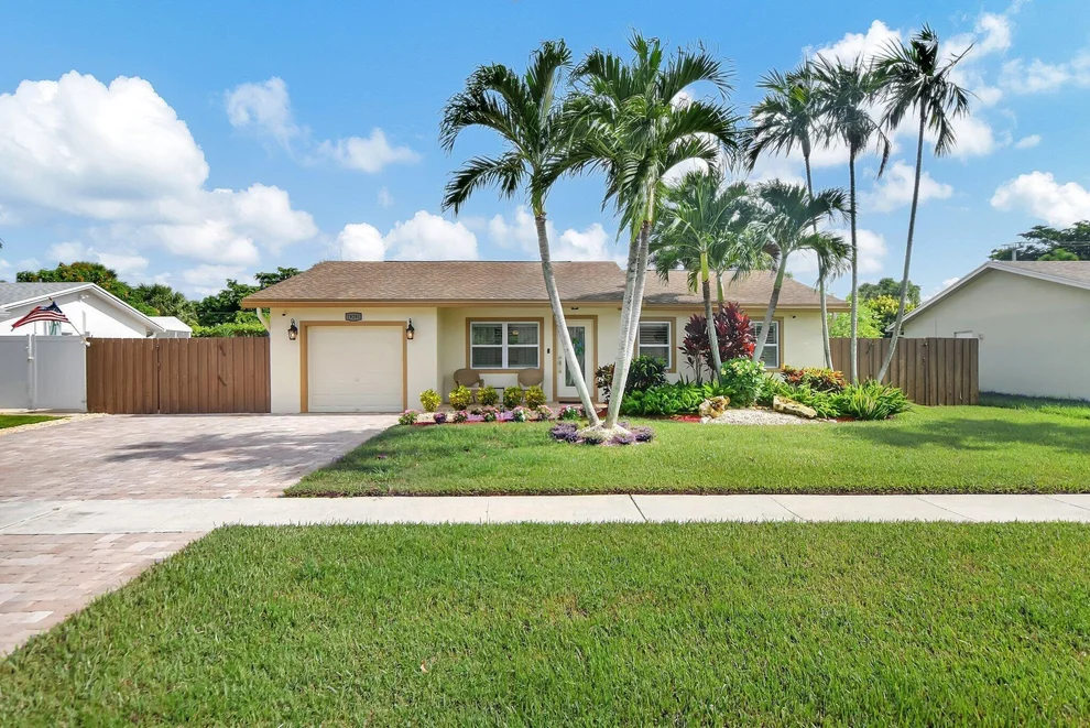 Unit for sale at 19281 Carolina Circle, Boca Raton, FL 33434