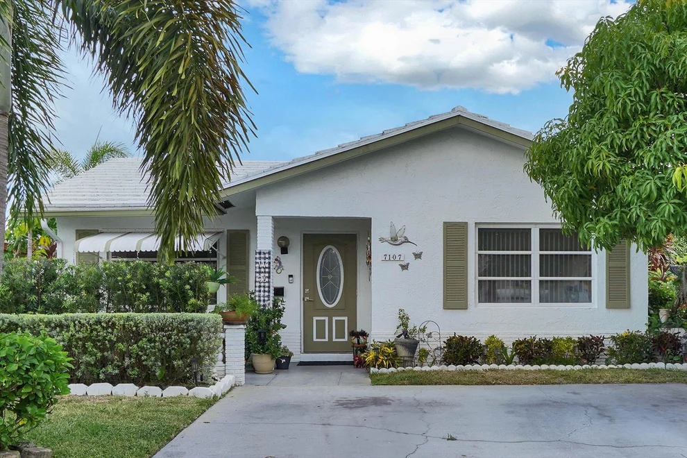 Unit for sale at 7107 NW 73RD Street, Tamarac, FL 33321