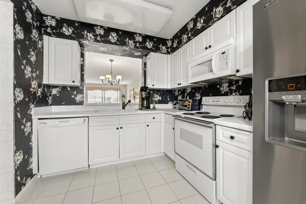 Unit for sale at 6112 Huntwick Terrace, Delray Beach, FL 33484