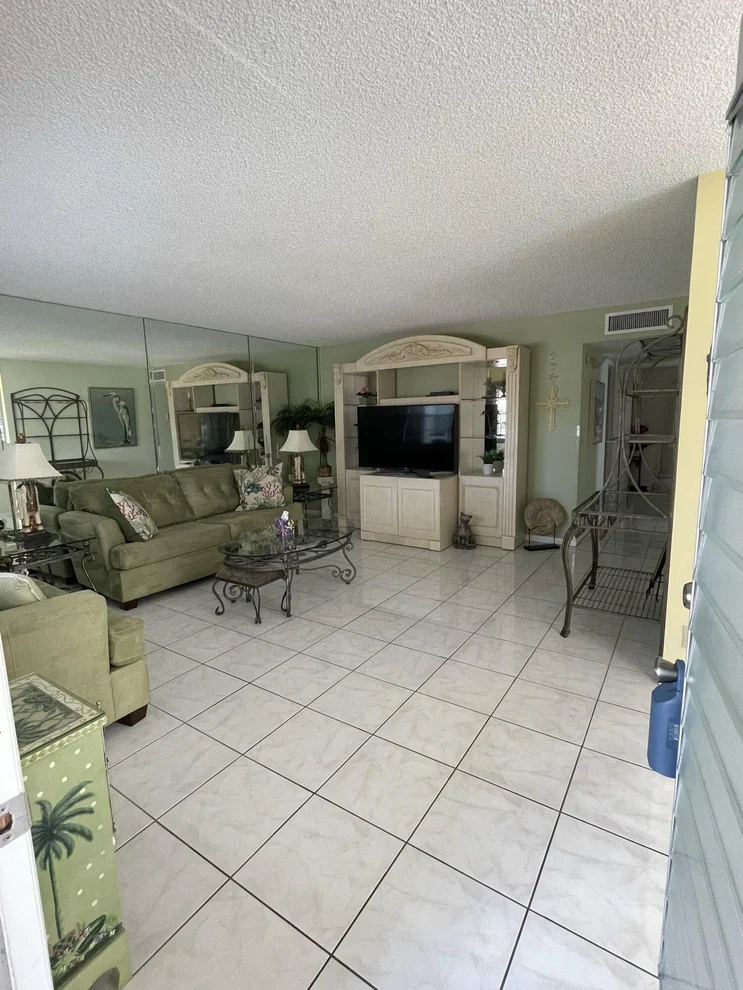 Unit for sale at 372 Burgundy H, Delray Beach, FL 33484