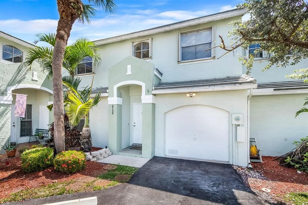Unit for sale at 4758 Grapevine Way, Davie, FL 33331