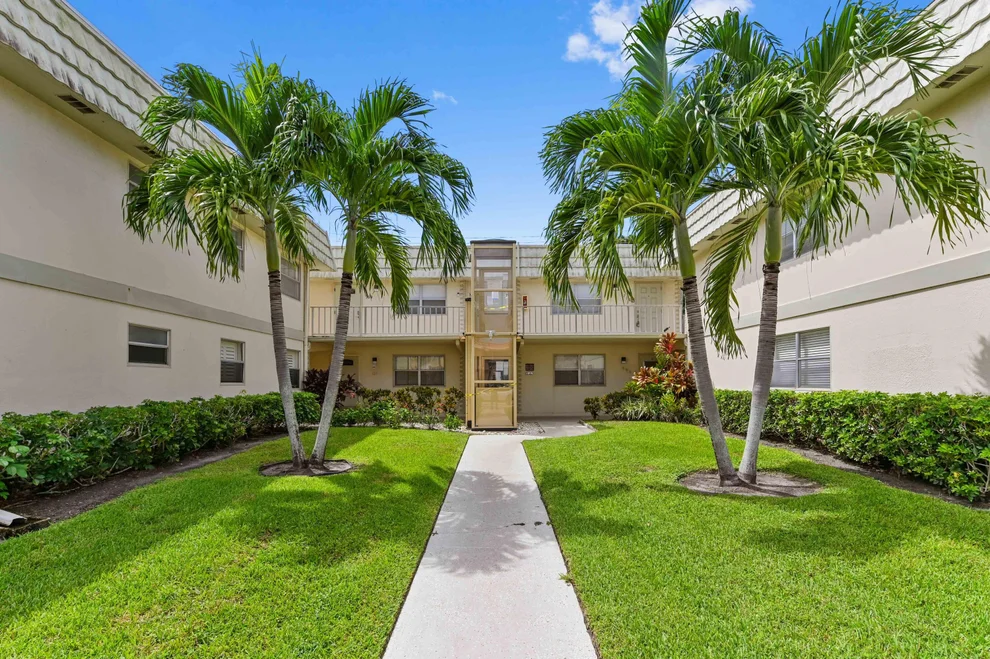 Unit for sale at 710 Saxony O, Delray Beach, FL 33446