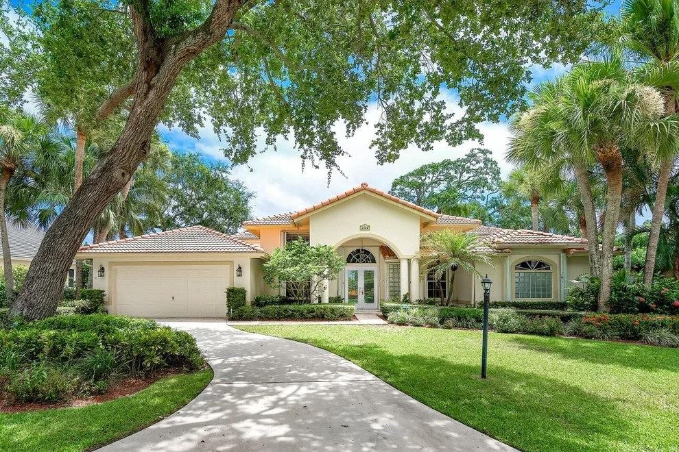 Unit for sale at 2805 Hampton Circle, Delray Beach, FL 33445