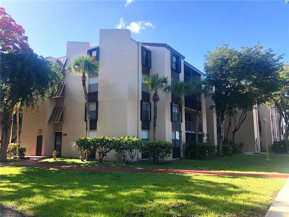 Unit for sale at 14415 N Kendall Drive, Miami, FL 33186