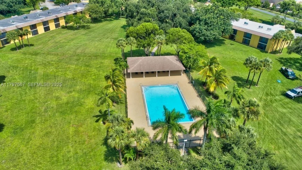 Unit for sale at 1536 W Meadows Circle W, Boynton Beach, FL 33436