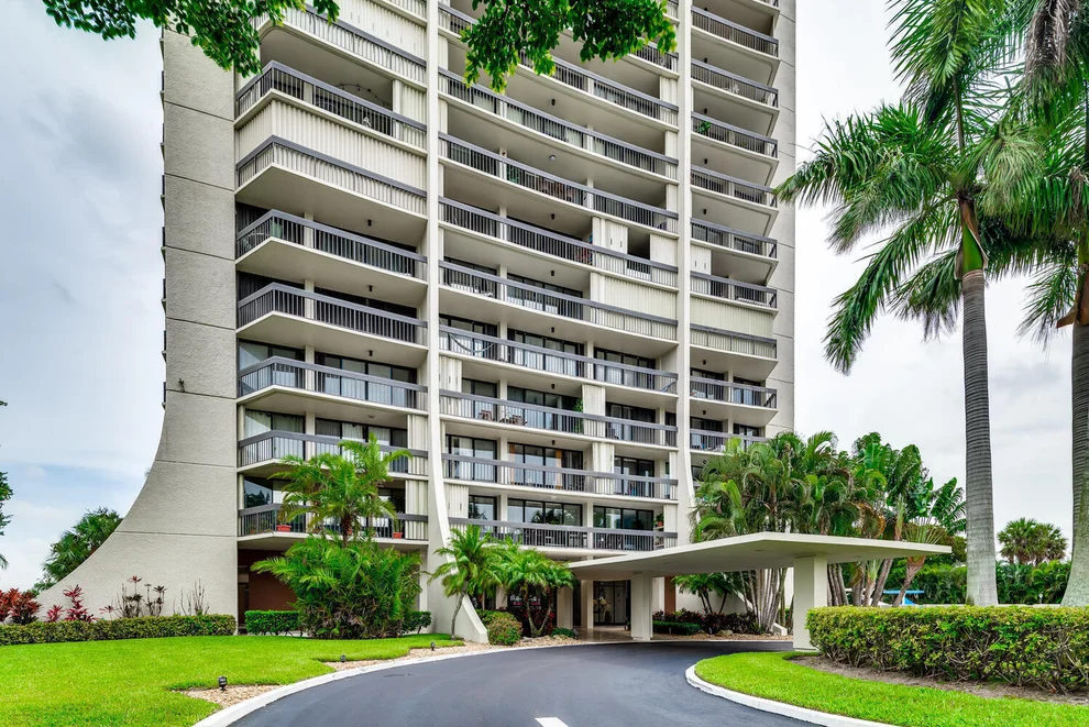 Unit for sale at 2000 PRESIDENTIAL Way, West Palm Beach, FL 33401