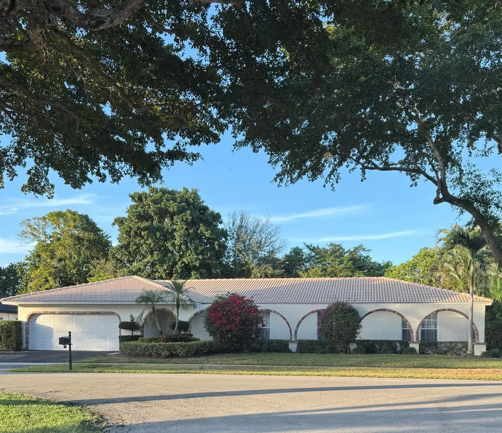Unit for sale at 6749 S Grande Drive, Boca Raton, FL 33433