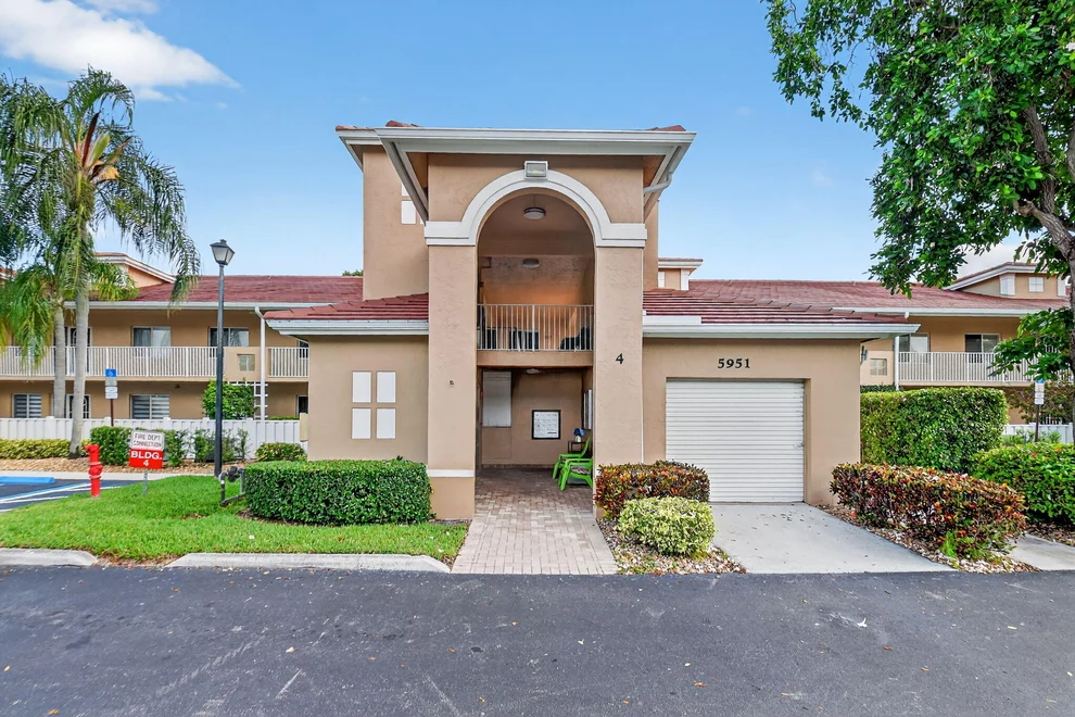 Unit for sale at 5951 Regal Glen Drive, Boynton Beach, FL 33437