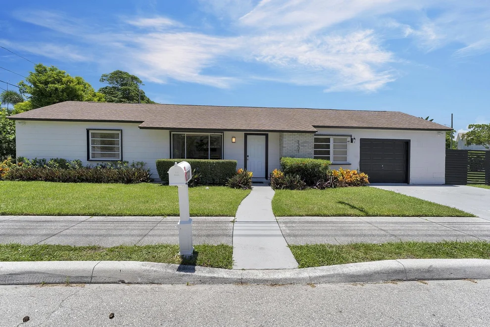 Unit for sale at 2301 Ridgeway Avenue, West Palm Beach, FL 33401