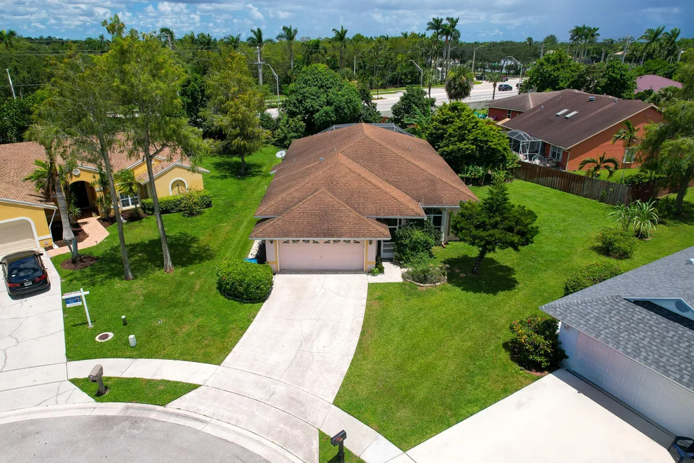 Unit for sale at 102 Oxford Court, Royal Palm Beach, FL 33411