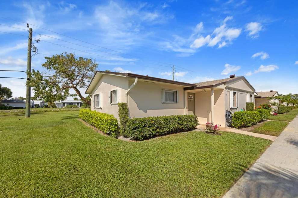 Unit for sale at 2883 Crosley Drive W, West Palm Beach, FL 33415