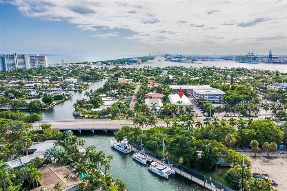 Unit for sale at 2426 SE 17th Street, Fort Lauderdale, FL 33316