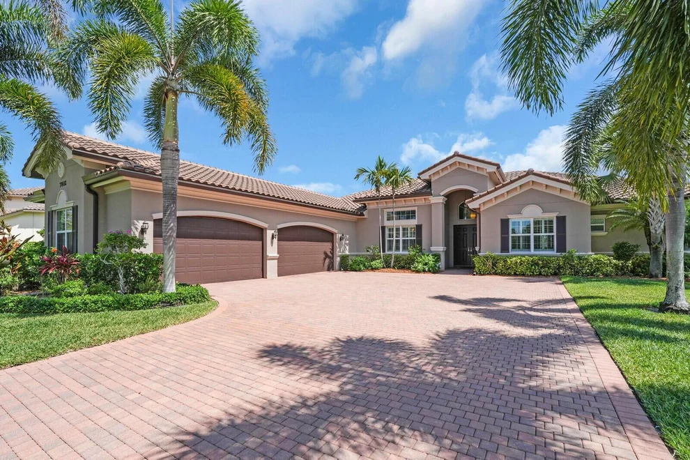 Unit for sale at 7802 Maywood Crest Drive, Palm Beach Gardens, FL 33412