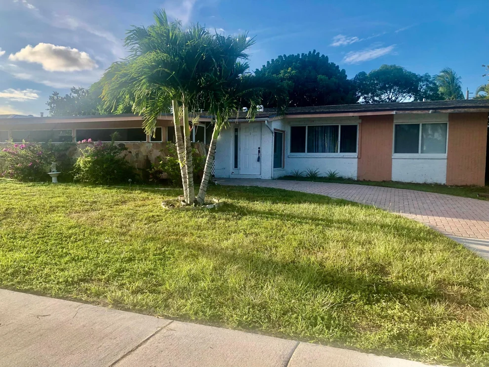 Unit for sale at 981 Orchid Drive, Royal Palm Beach, FL 33411
