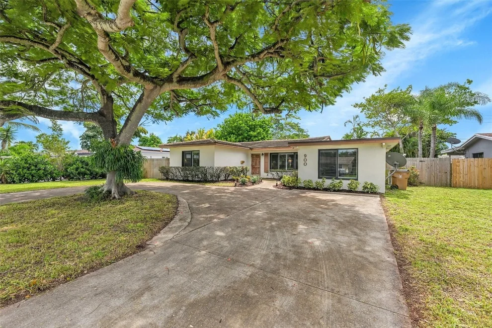 Unit for sale at 900 SE 13th Court, Deerfield Beach, FL 33441