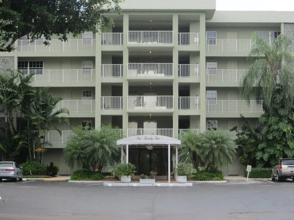 Unit for sale at 802 Cypress Grove Lane, Pompano Beach, FL 33069