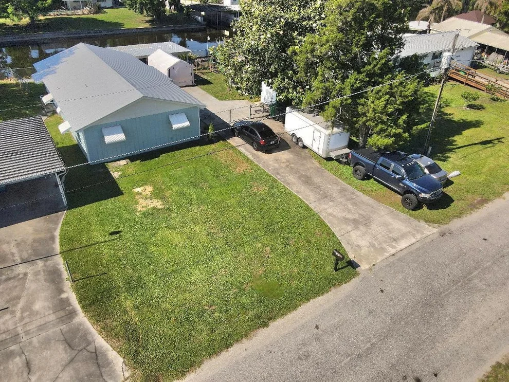 Unit for sale at 2828 SE 21st Court, Okeechobee, FL 34974