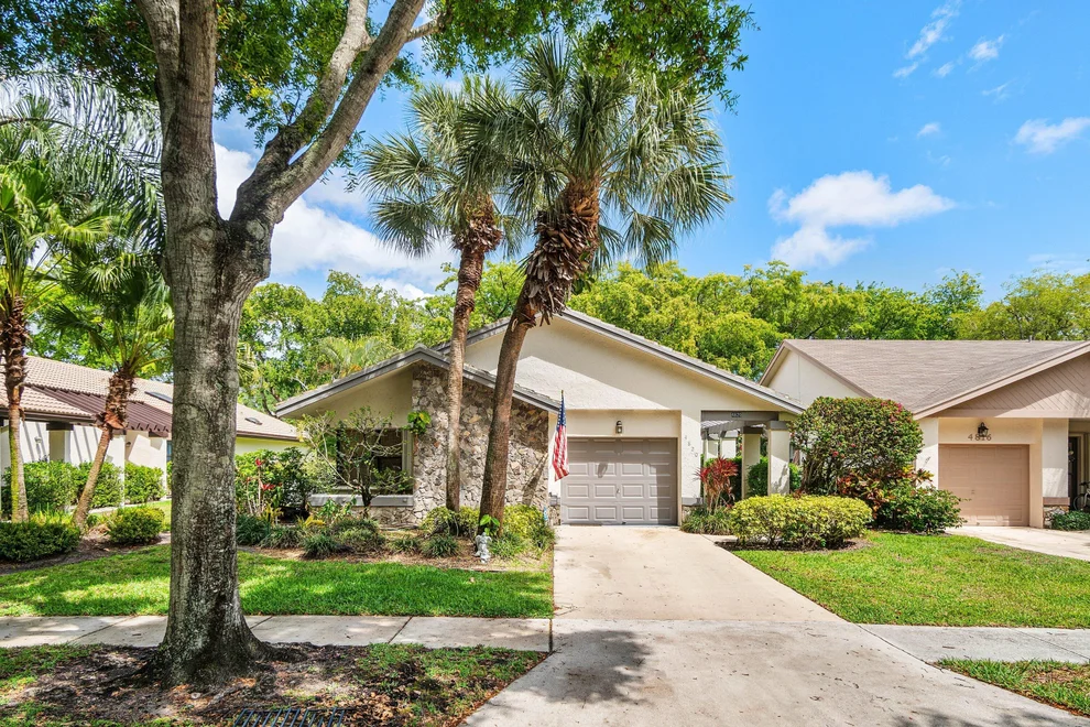 Unit for sale at 4820 Boxwood Circle, Boynton Beach, FL 33436