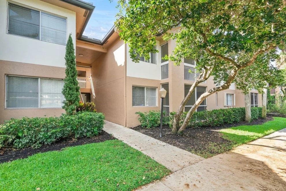 Unit for sale at 9899 Westview Drive, Coral Springs, FL 33076