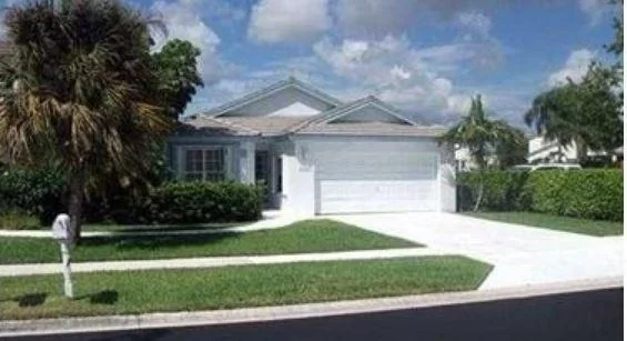 Unit for sale at 6425 Lansdowne Circle, Boynton Beach, FL 33472