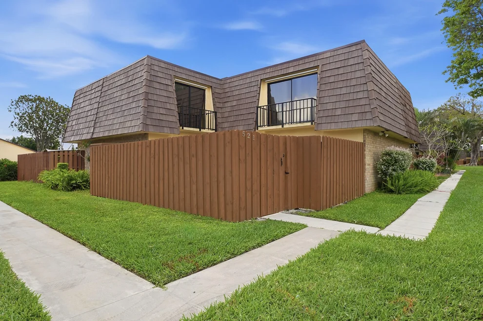 Unit for sale at 521 Springdale Circle, Palm Springs, FL 33461
