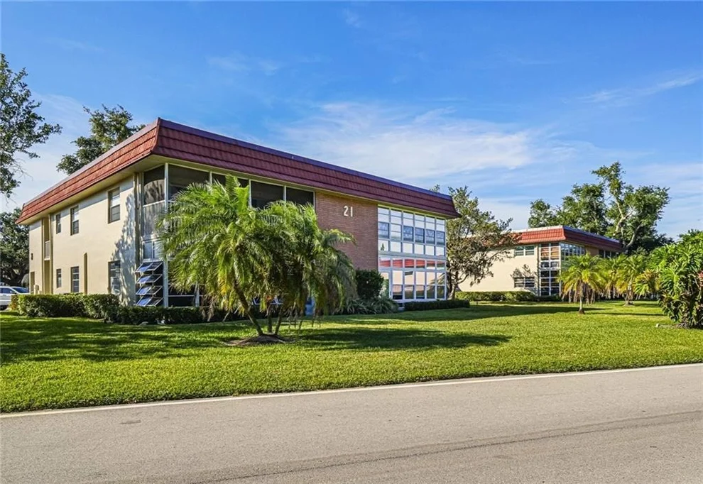 Unit for sale at 21 Pine Arbor Lane, Vero Beach, FL 32962
