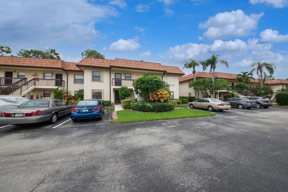 Unit for sale at 7118 Golf Colony Court, Lake Worth, FL 33467