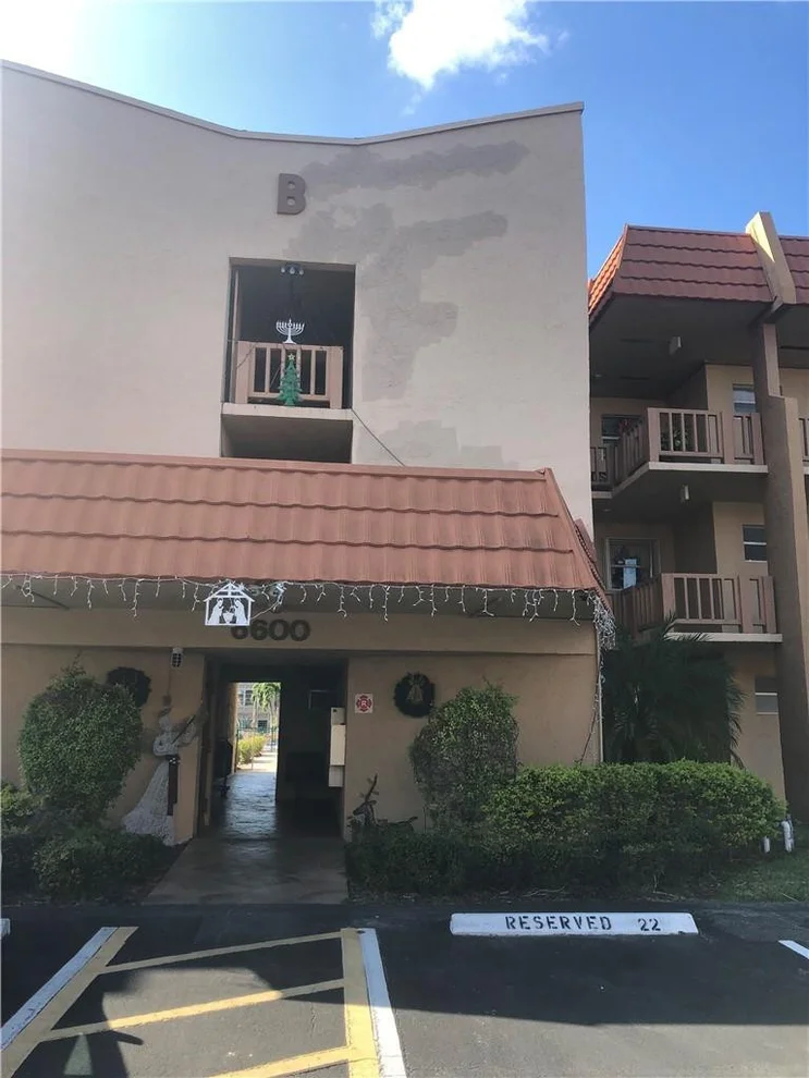 Unit for sale at 6600 Royal Palm Boulevard, Margate, FL 33063