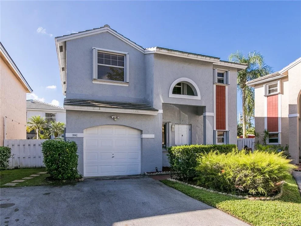 Unit for sale at 9942 NW 9th Court, Plantation, FL 33324