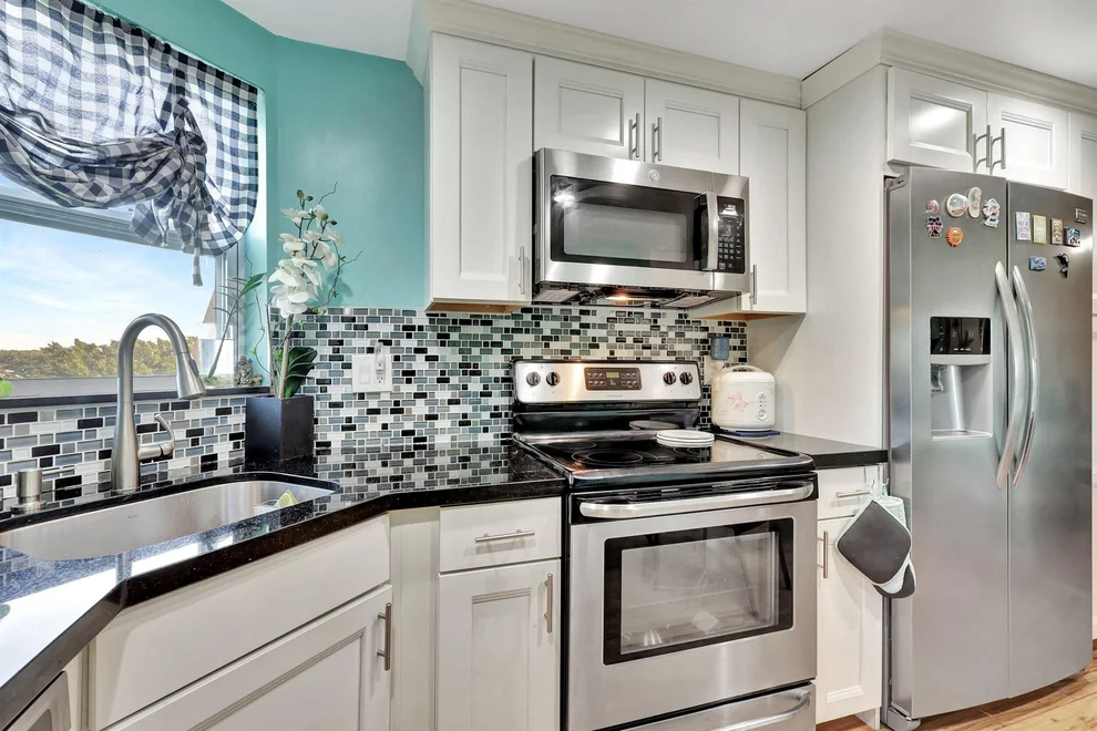 Unit for sale at 3524 Via Poinciana, Lake Worth, FL 33467