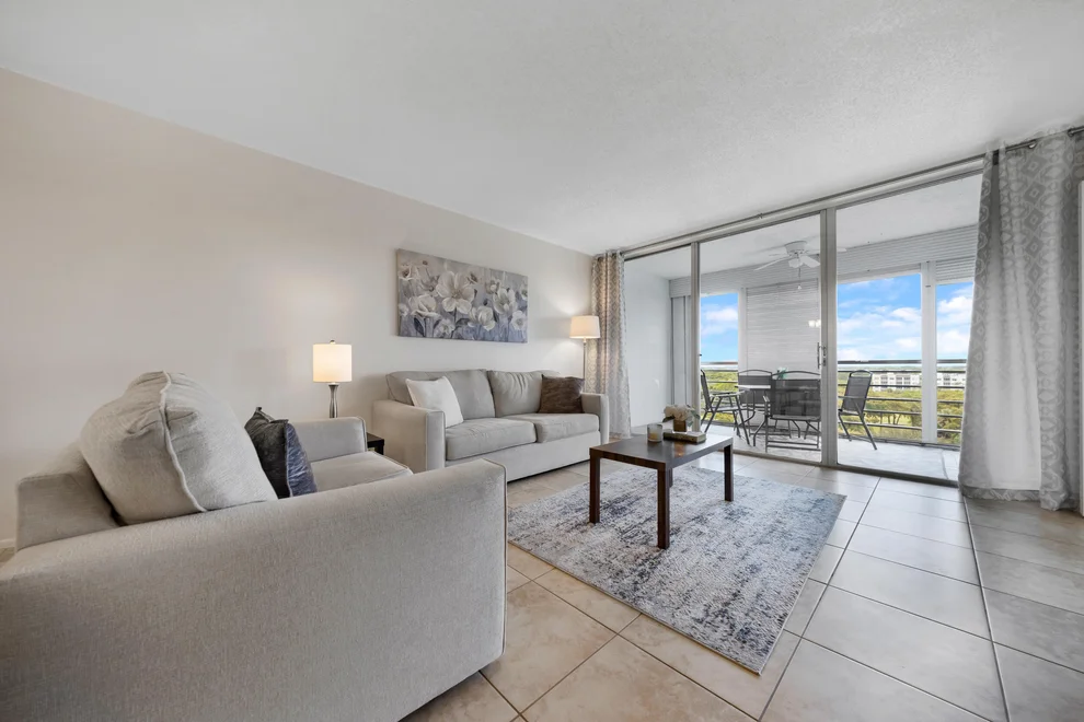 Unit for sale at 575 Oaks Lane, Pompano Beach, FL 33069