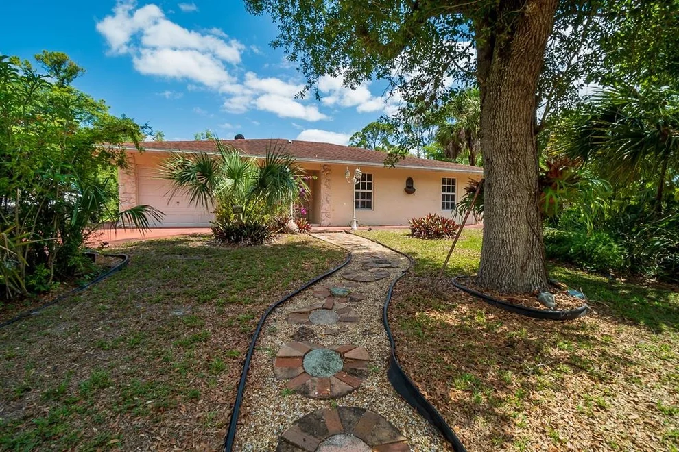 Unit for sale at 11613 41st Court N, The Acreage, FL 33411