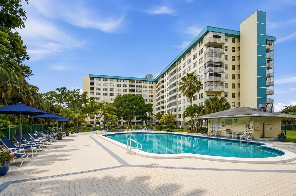 Unit for sale at 4330 Hillcrest Drive, Hollywood, FL 33021